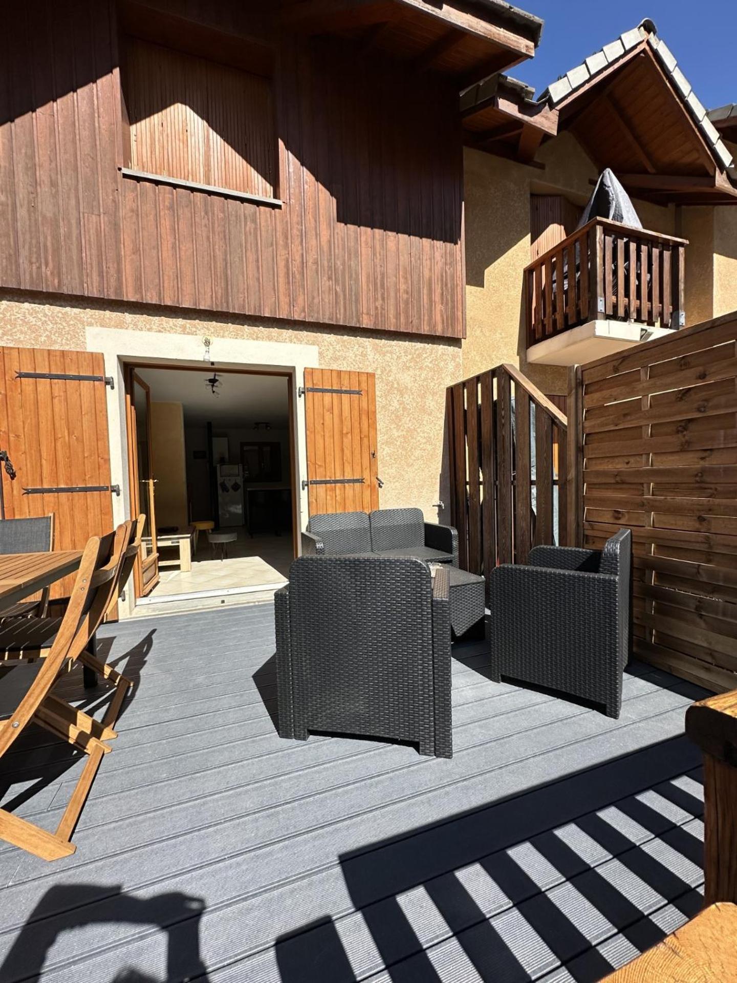 T3 Au Plan D'Eau D'Embrun Avec Garage Et Terrasseアパートメント エクステリア 写真