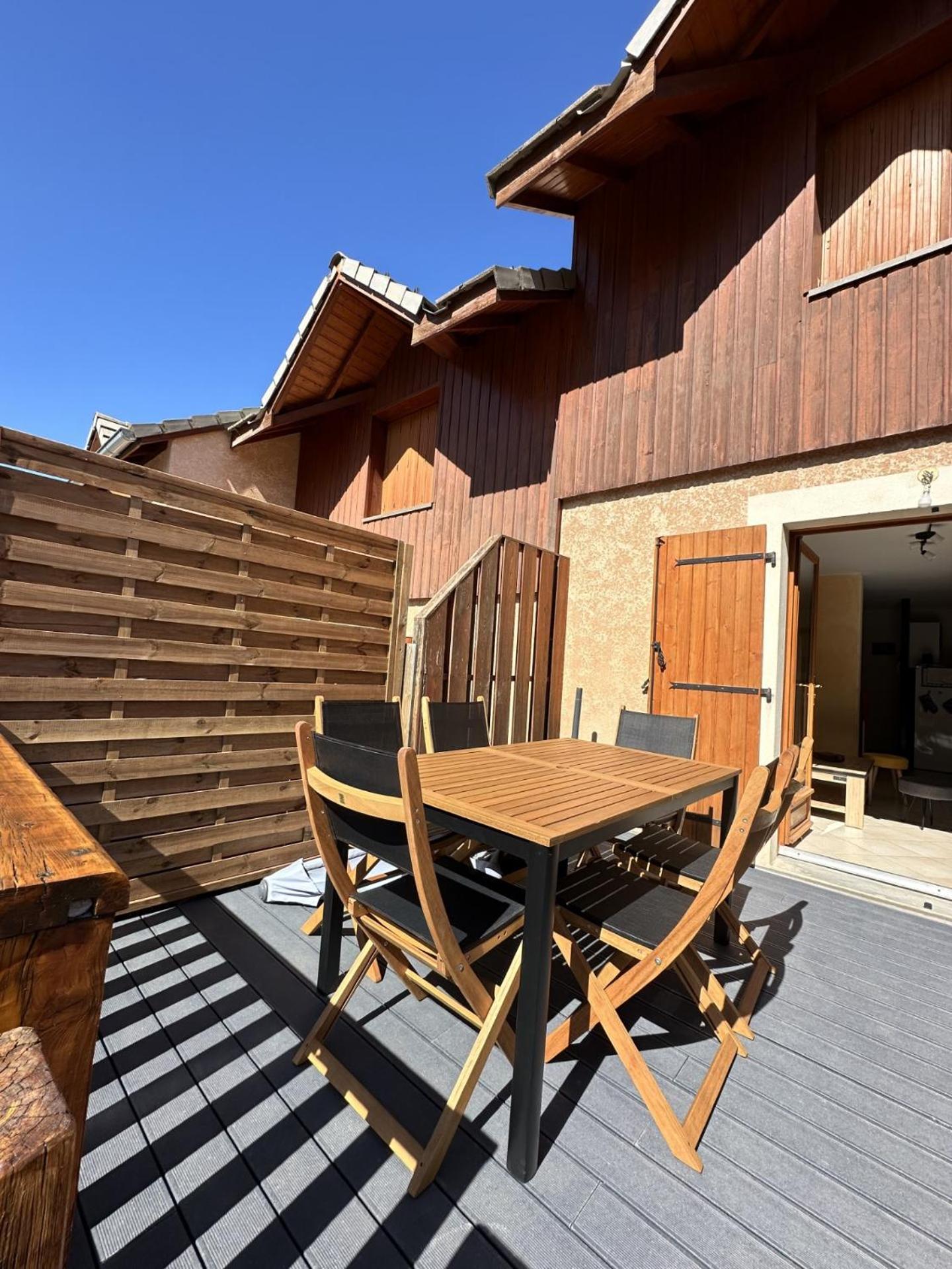 T3 Au Plan D'Eau D'Embrun Avec Garage Et Terrasseアパートメント エクステリア 写真